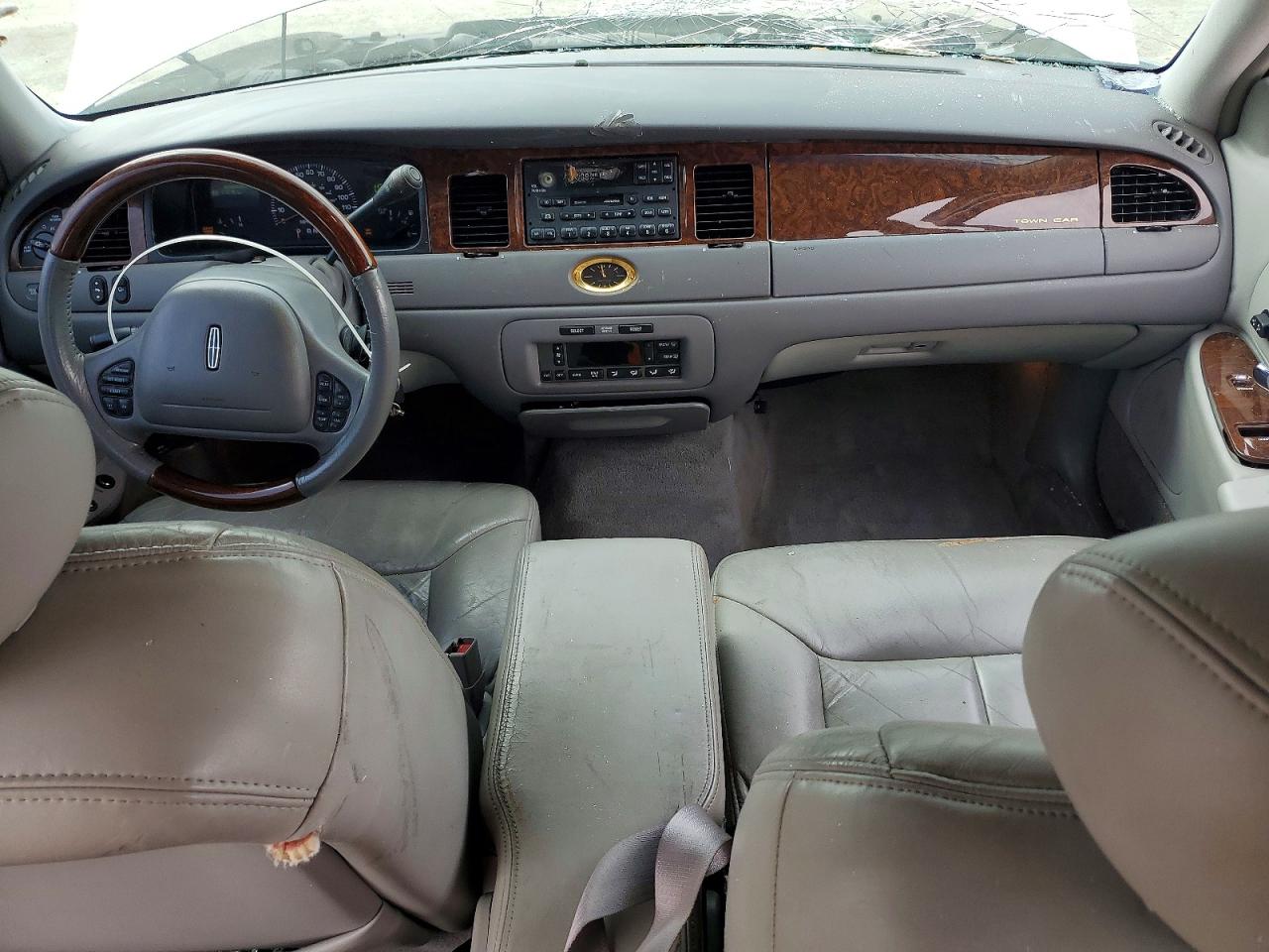 2001 LINCOLN TOWNCAR