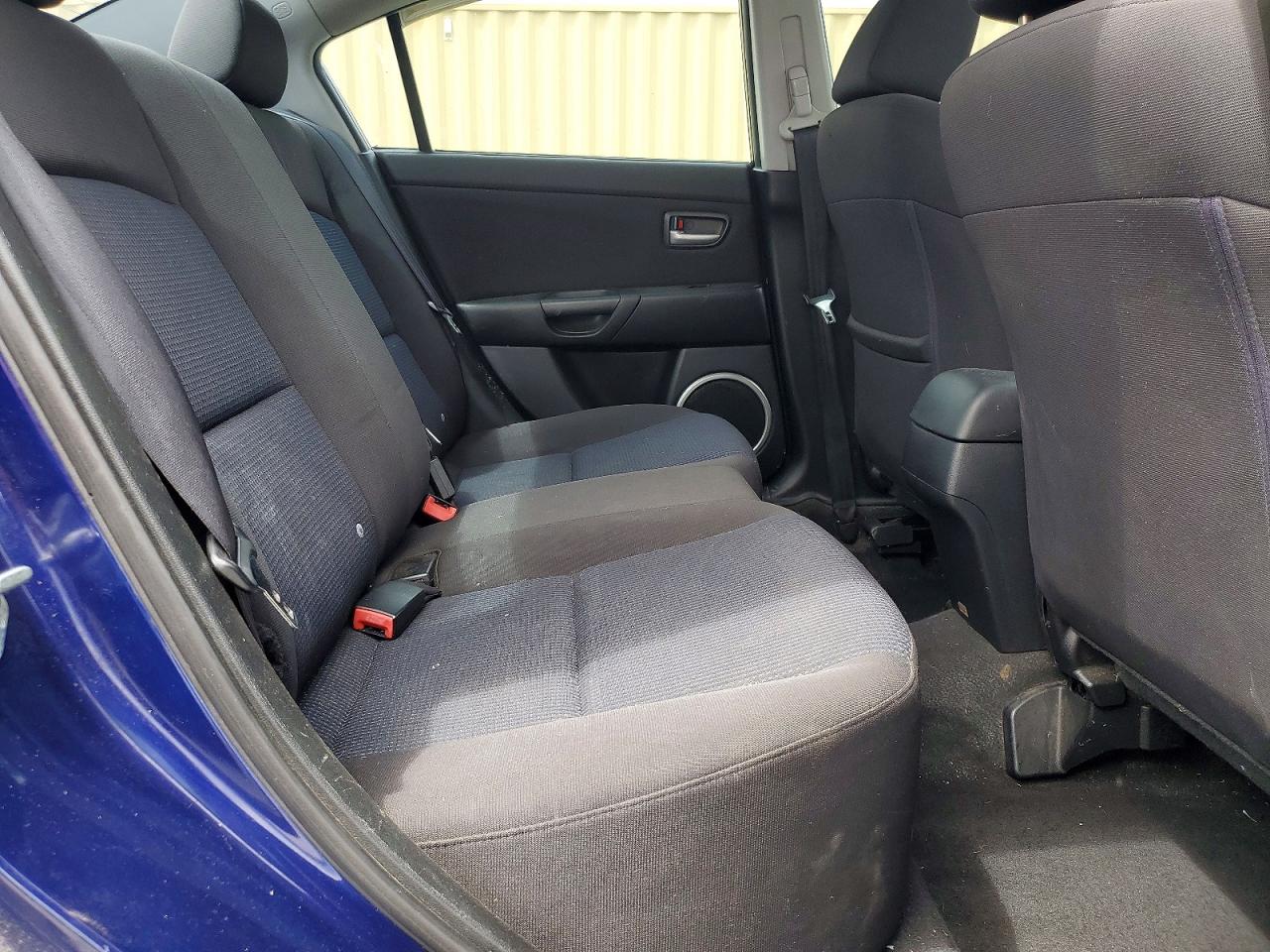 2004 MAZDA MAZDA3