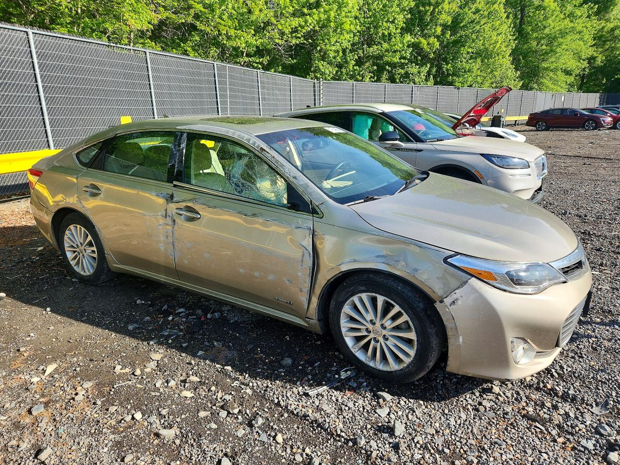2014 TOYOTA AVALON