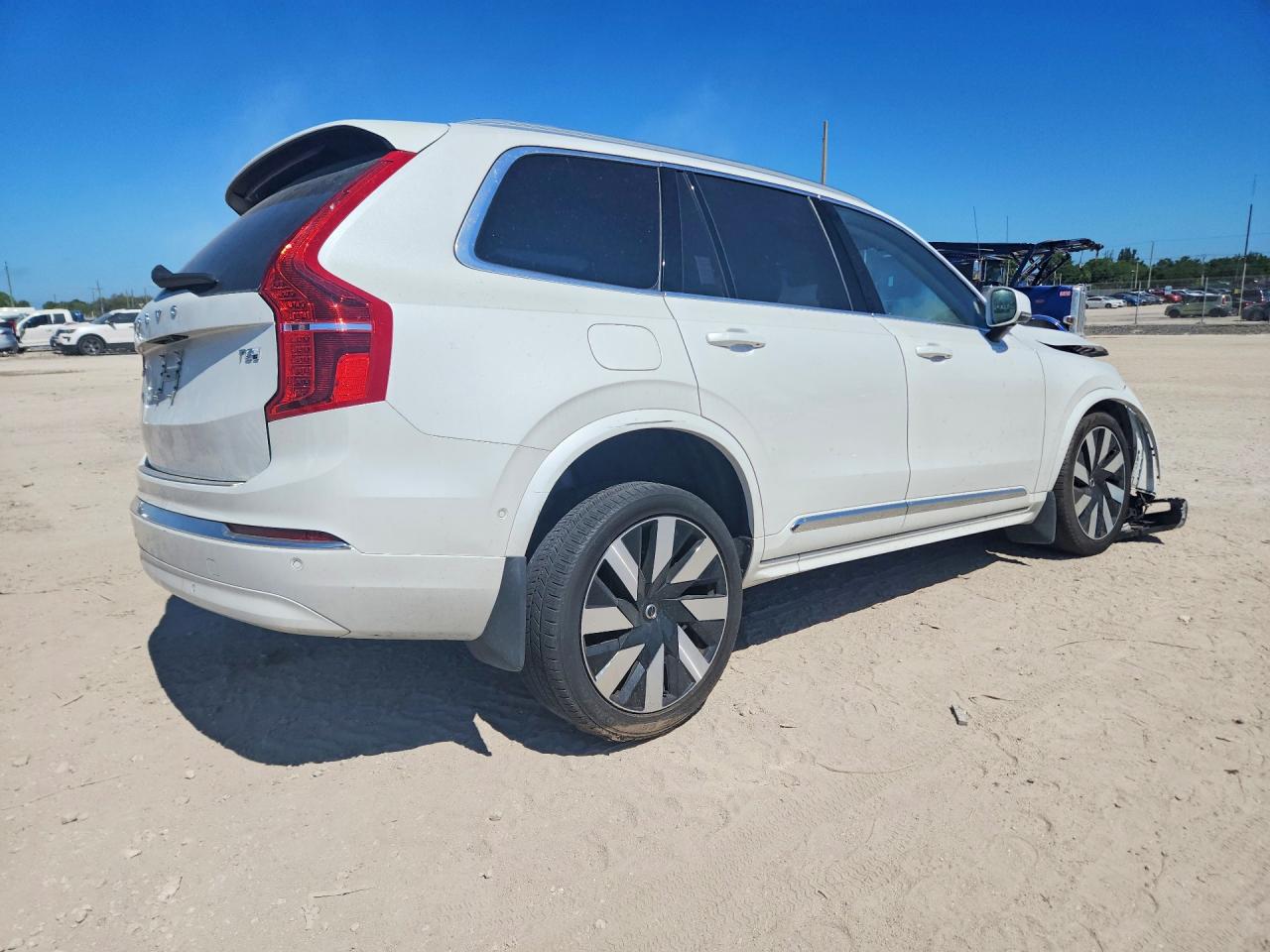 2025 VOLVO XC90