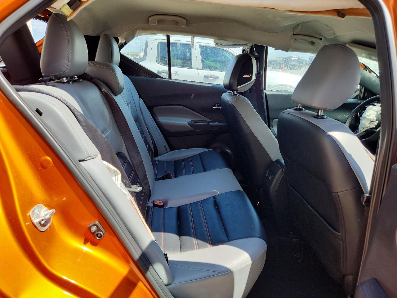 2023 NISSAN KICKS