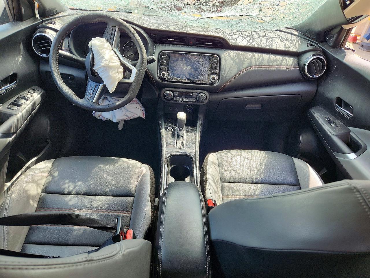 2023 NISSAN KICKS