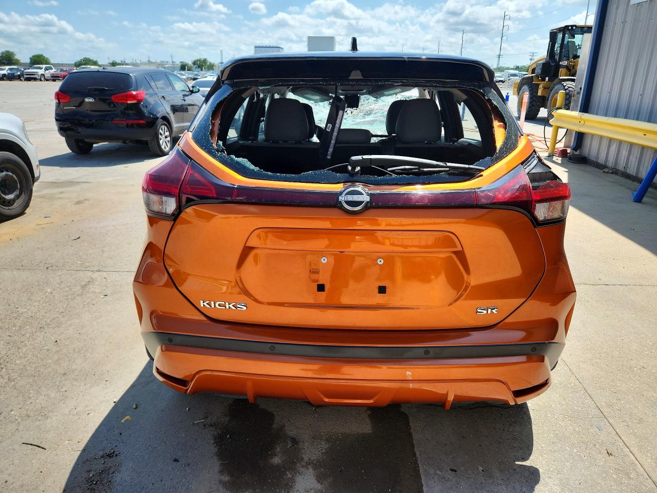 2023 NISSAN KICKS