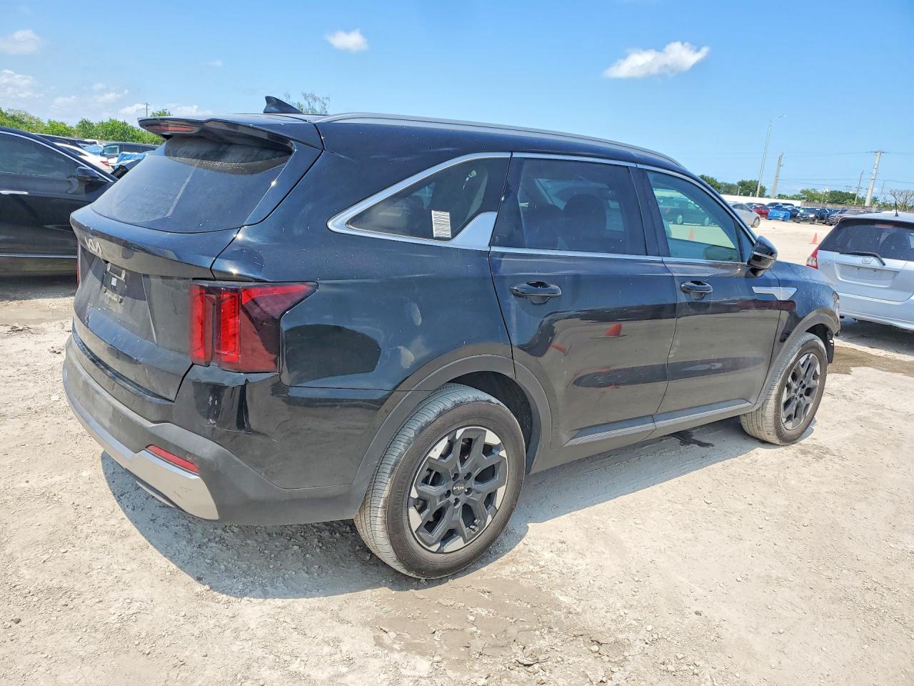 2025 KIA SORENTO