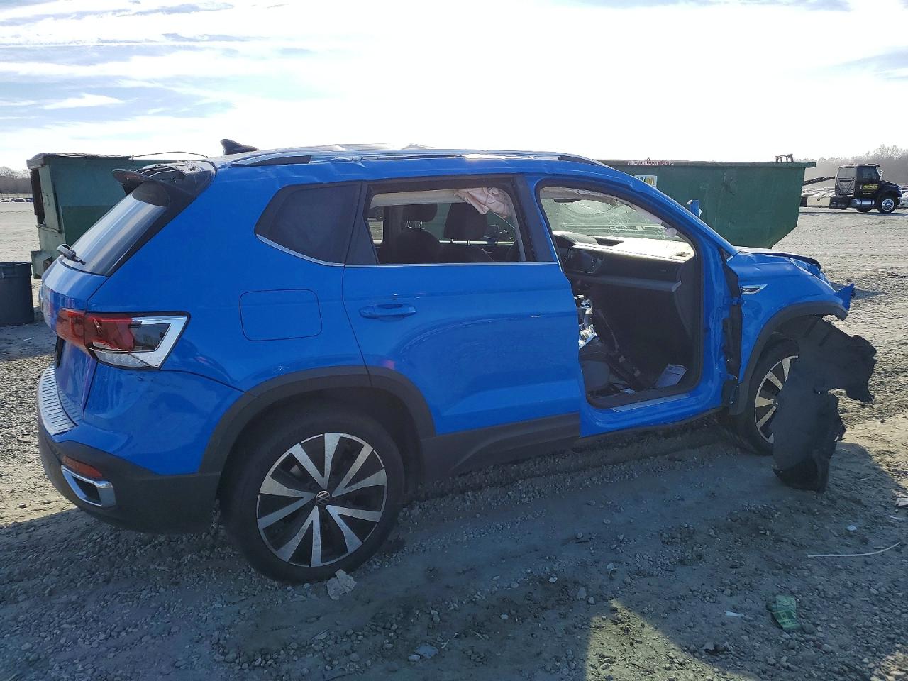 2023 VOLKSWAGEN TAOS