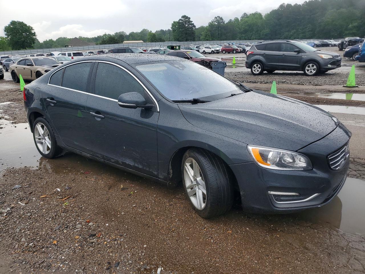 2015 VOLVO S60