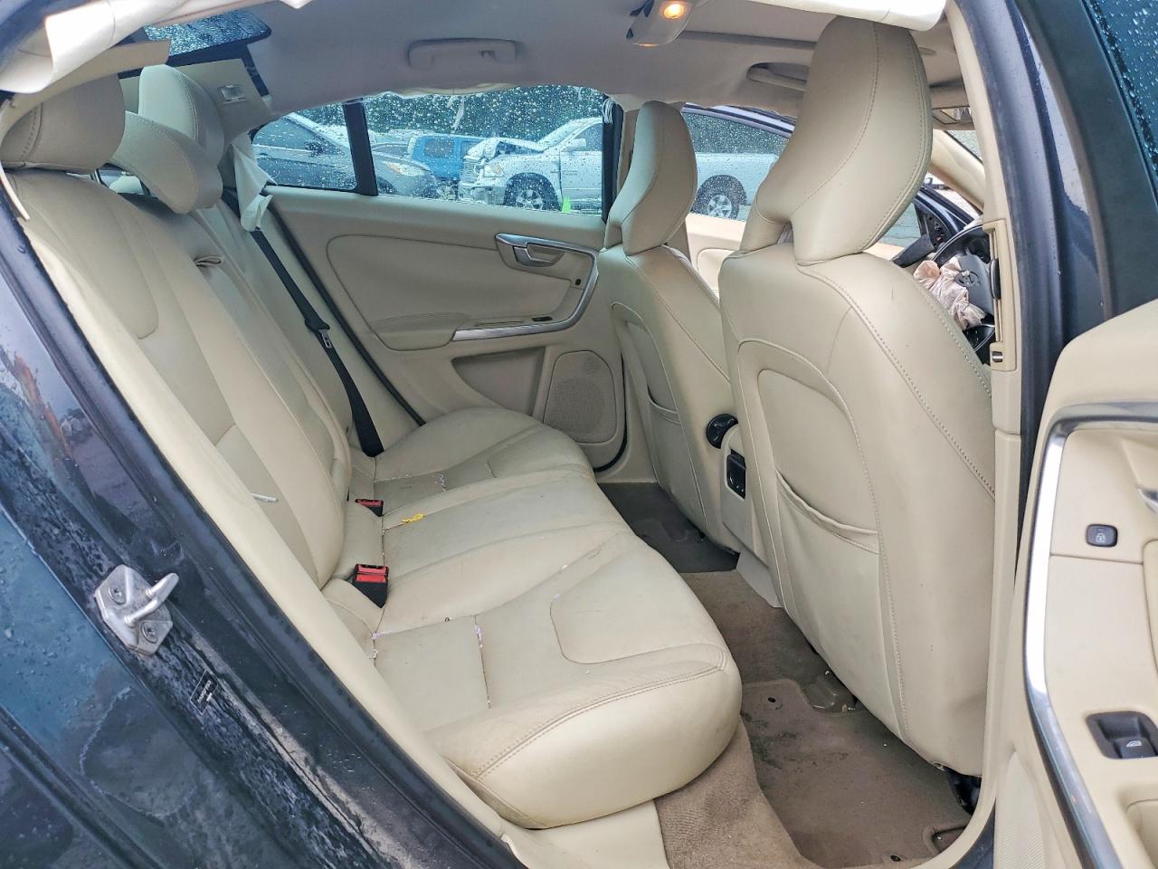 2015 VOLVO S60