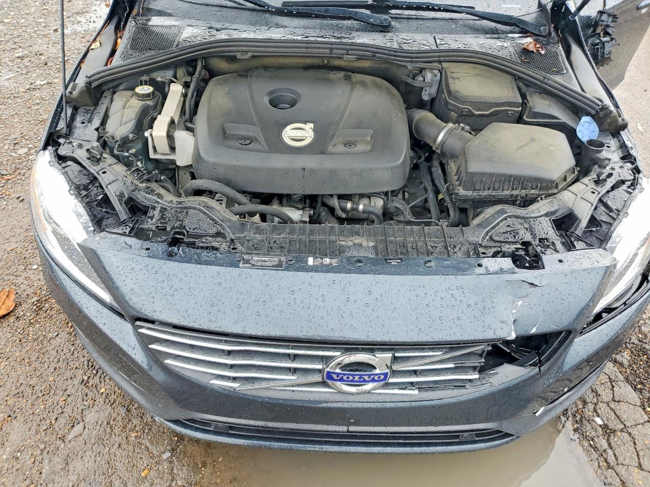 2015 VOLVO S60