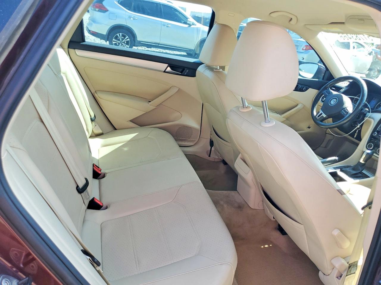 2012 VOLKSWAGEN PASSAT