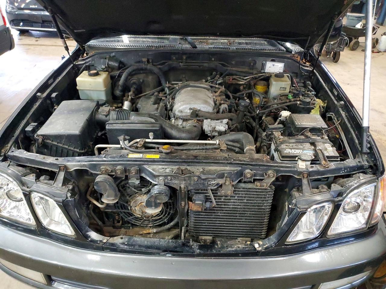 2002 LEXUS LX470