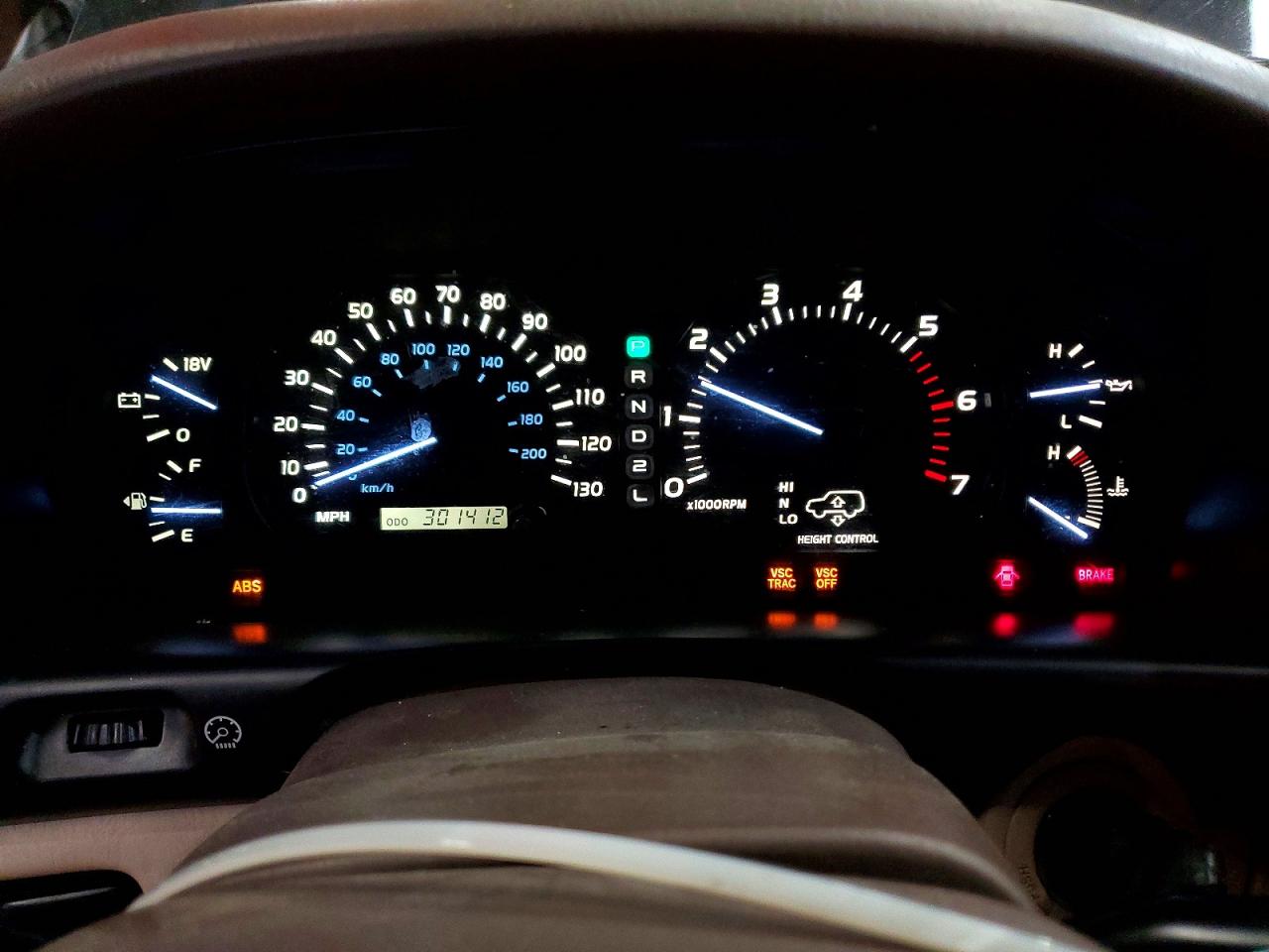 2002 LEXUS LX470