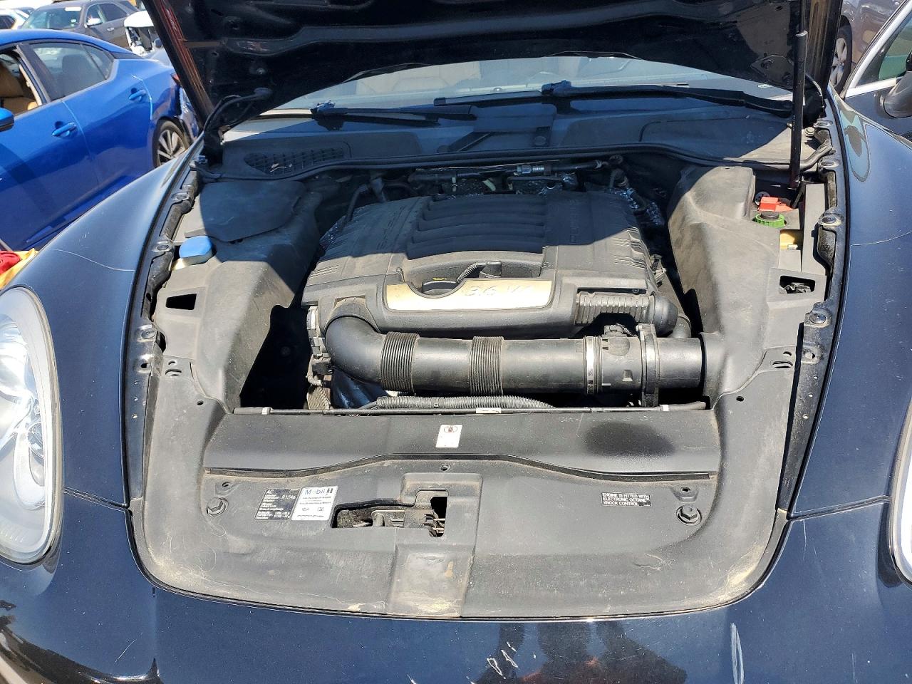 2014 PORSCHE CAYENNE