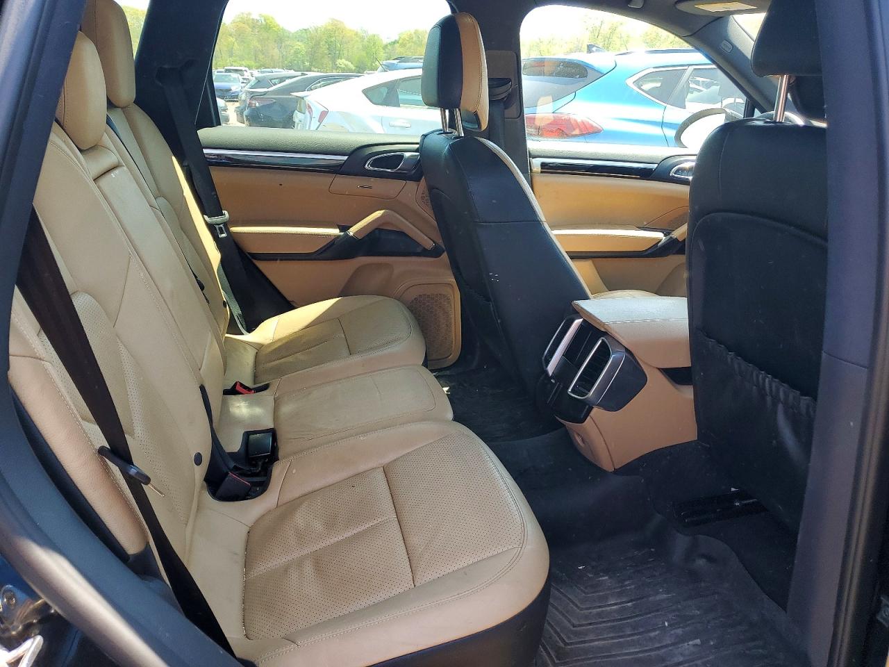 2014 PORSCHE CAYENNE
