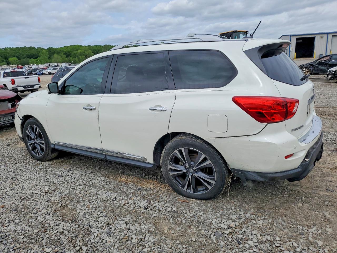 2017 NISSAN PATHFINDER