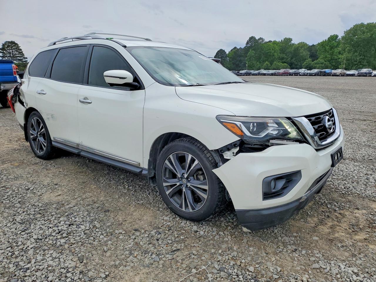 2017 NISSAN PATHFINDER
