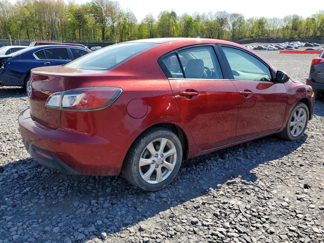 2011 MAZDA 3