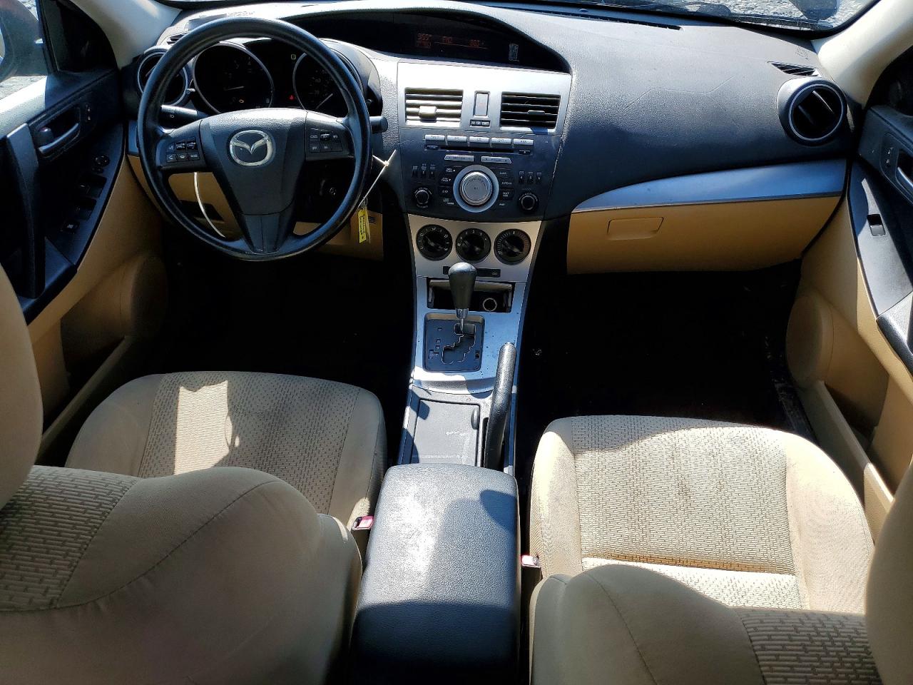2011 MAZDA 3