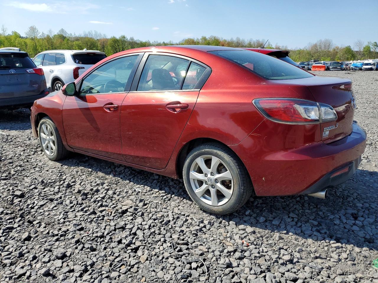 2011 MAZDA 3