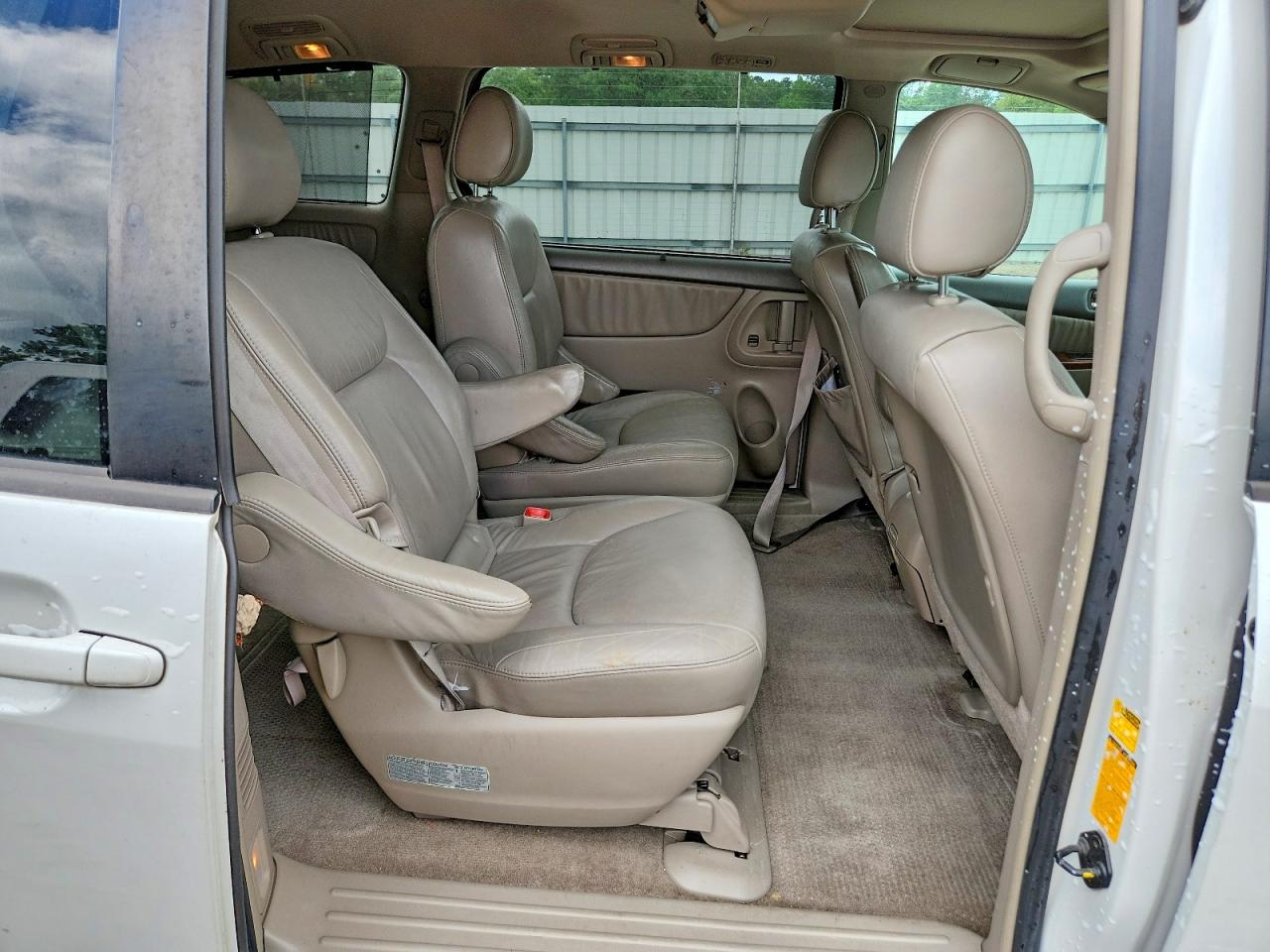 2005 TOYOTA SIENNA