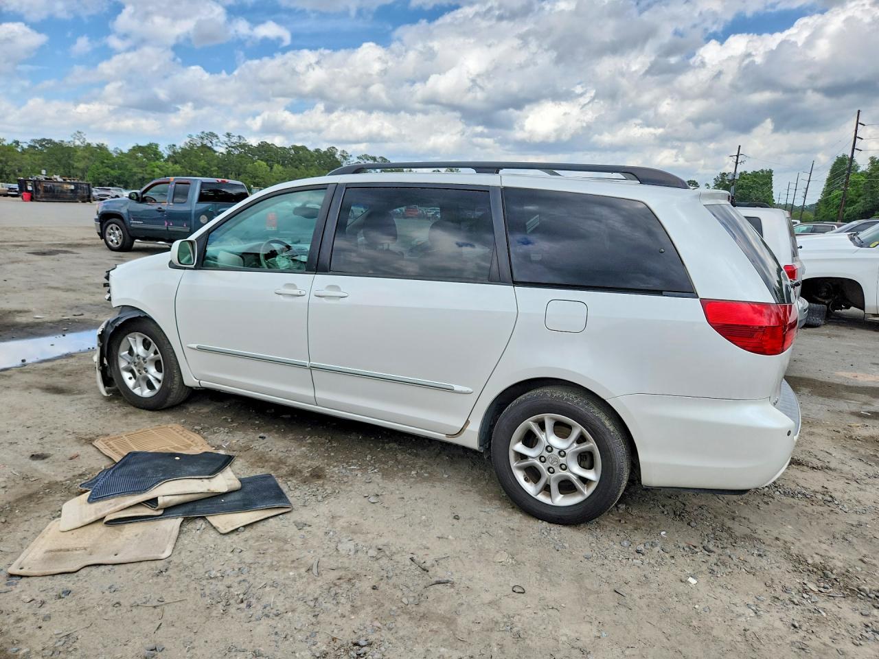2005 TOYOTA SIENNA