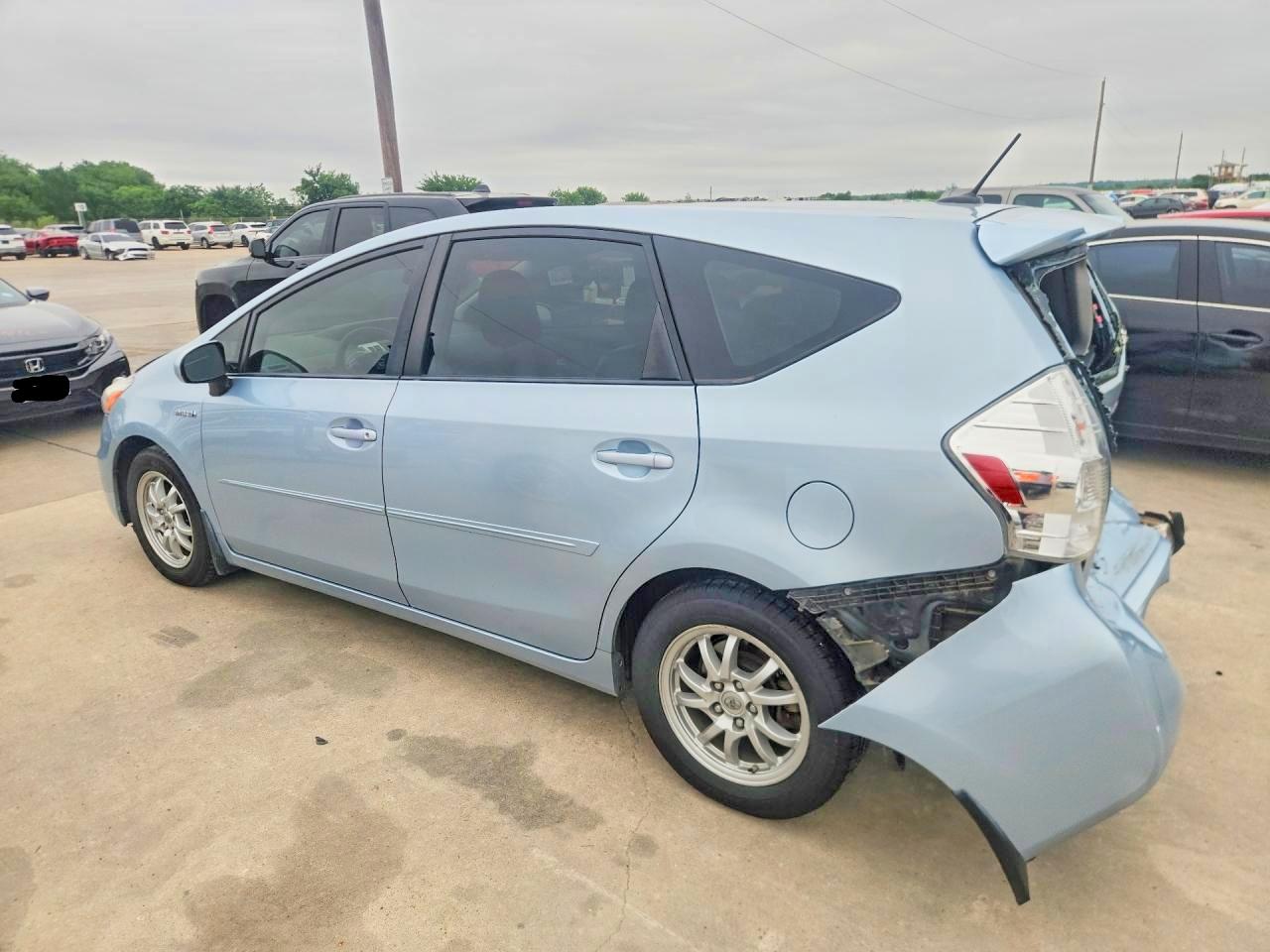 2013 TOYOTA PRIUS V TH