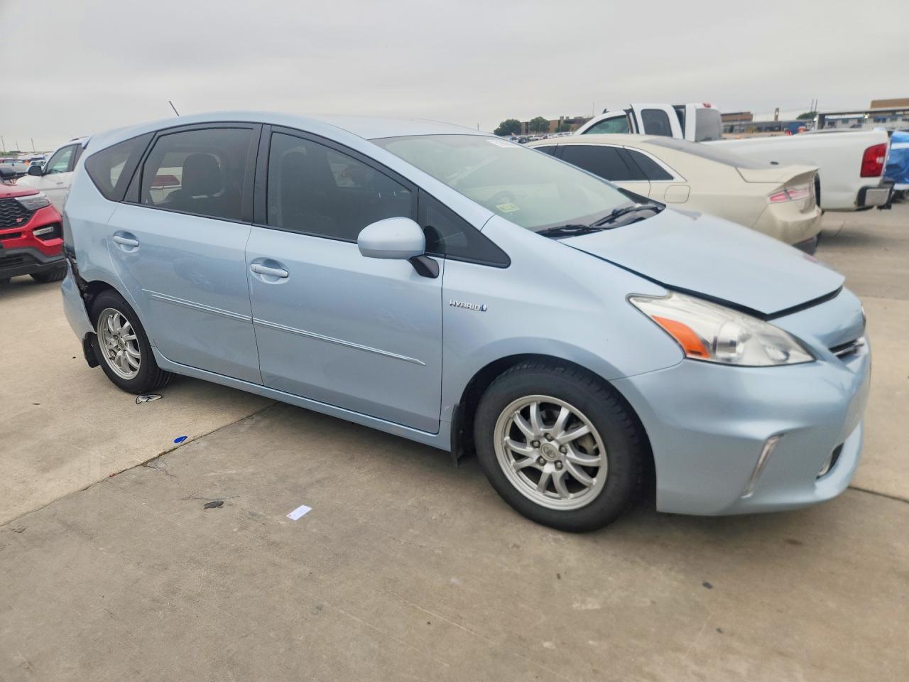 2013 TOYOTA PRIUS V TH