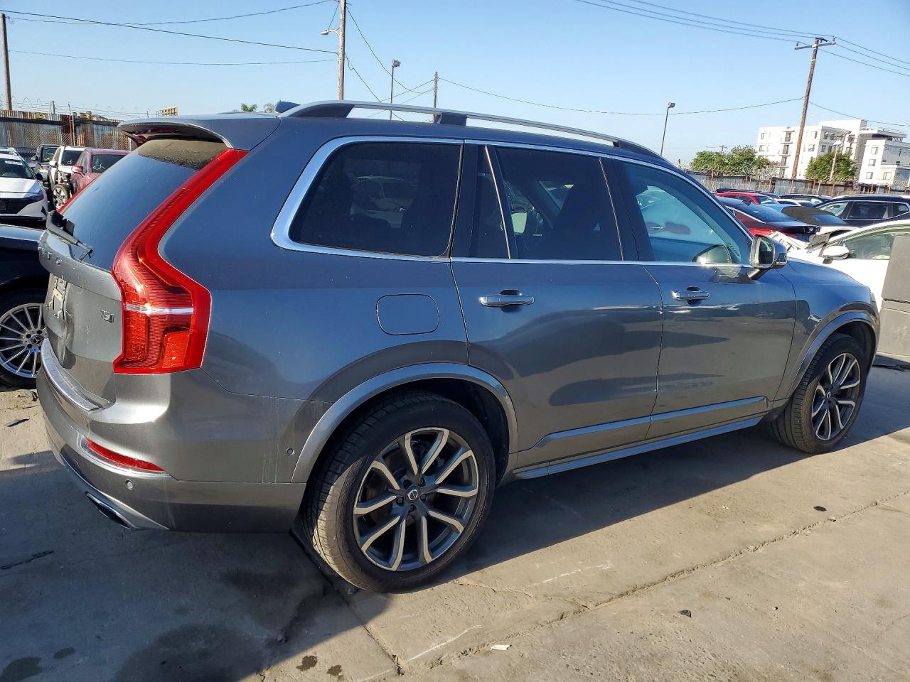 2018 VOLVO XC90