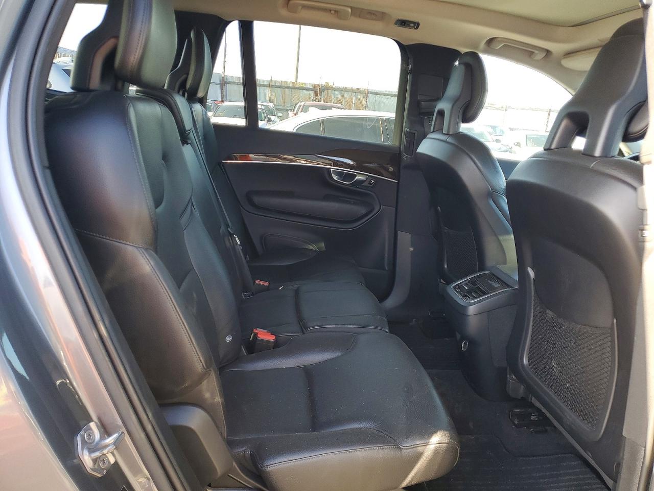 2018 VOLVO XC90
