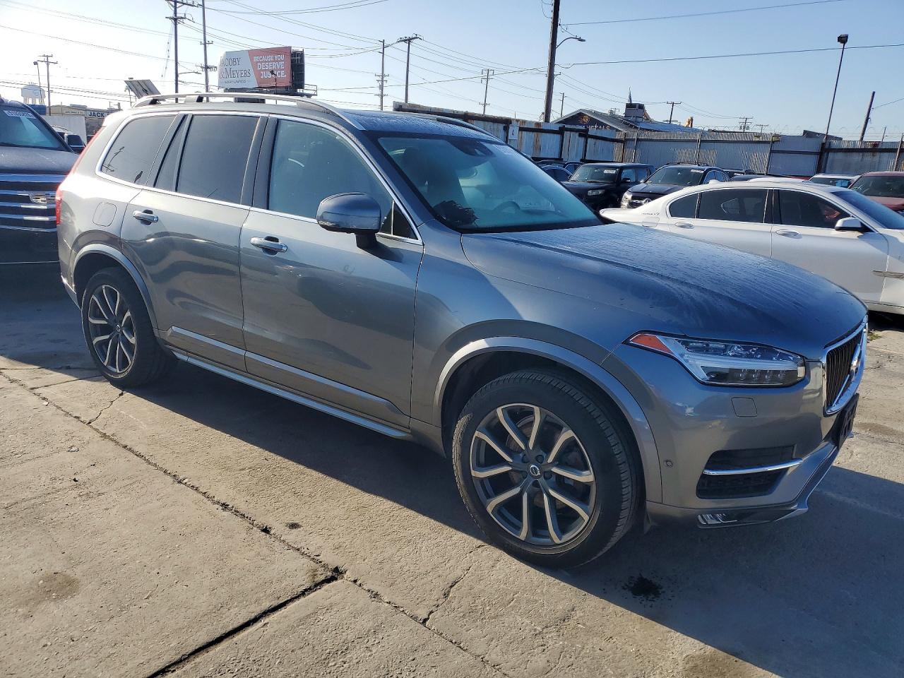 2018 VOLVO XC90