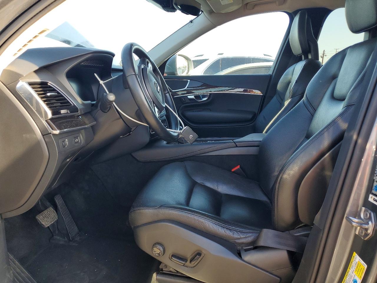 2018 VOLVO XC90