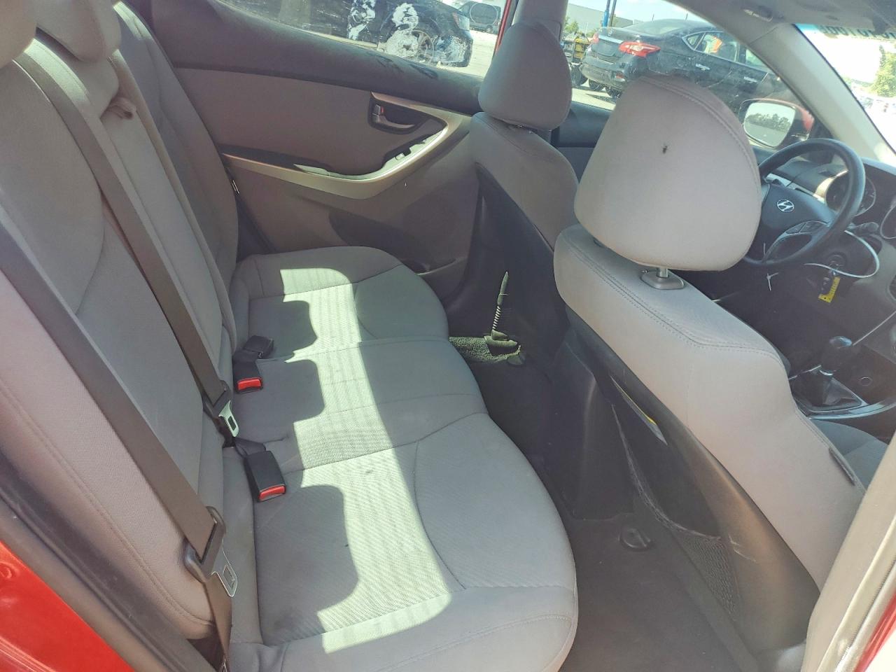 2013 HYUNDAI ELANTRA