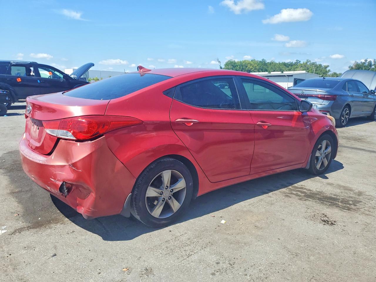 2013 HYUNDAI ELANTRA