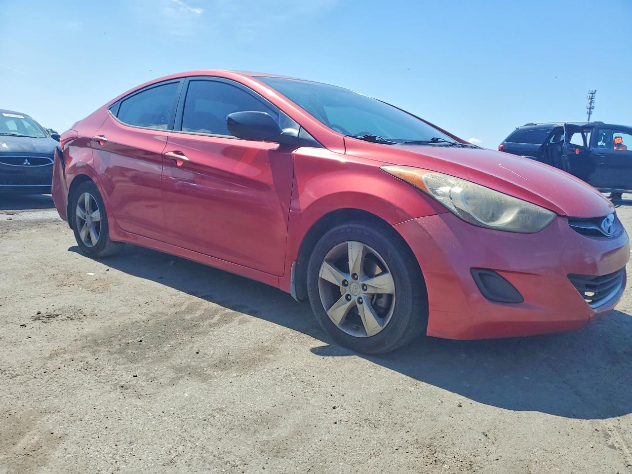 2013 HYUNDAI ELANTRA