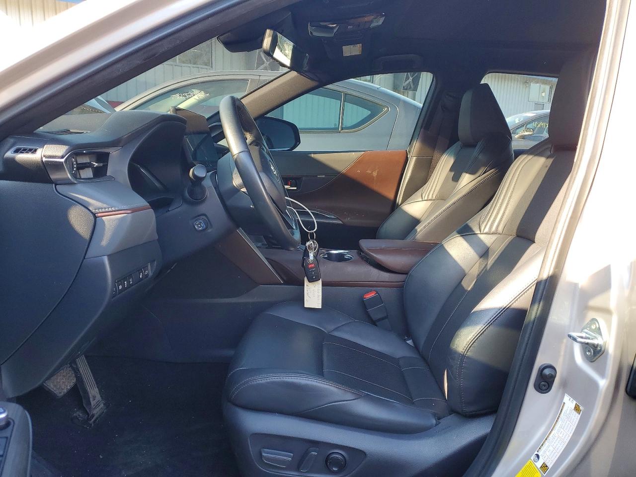 2024 TOYOTA VENZA