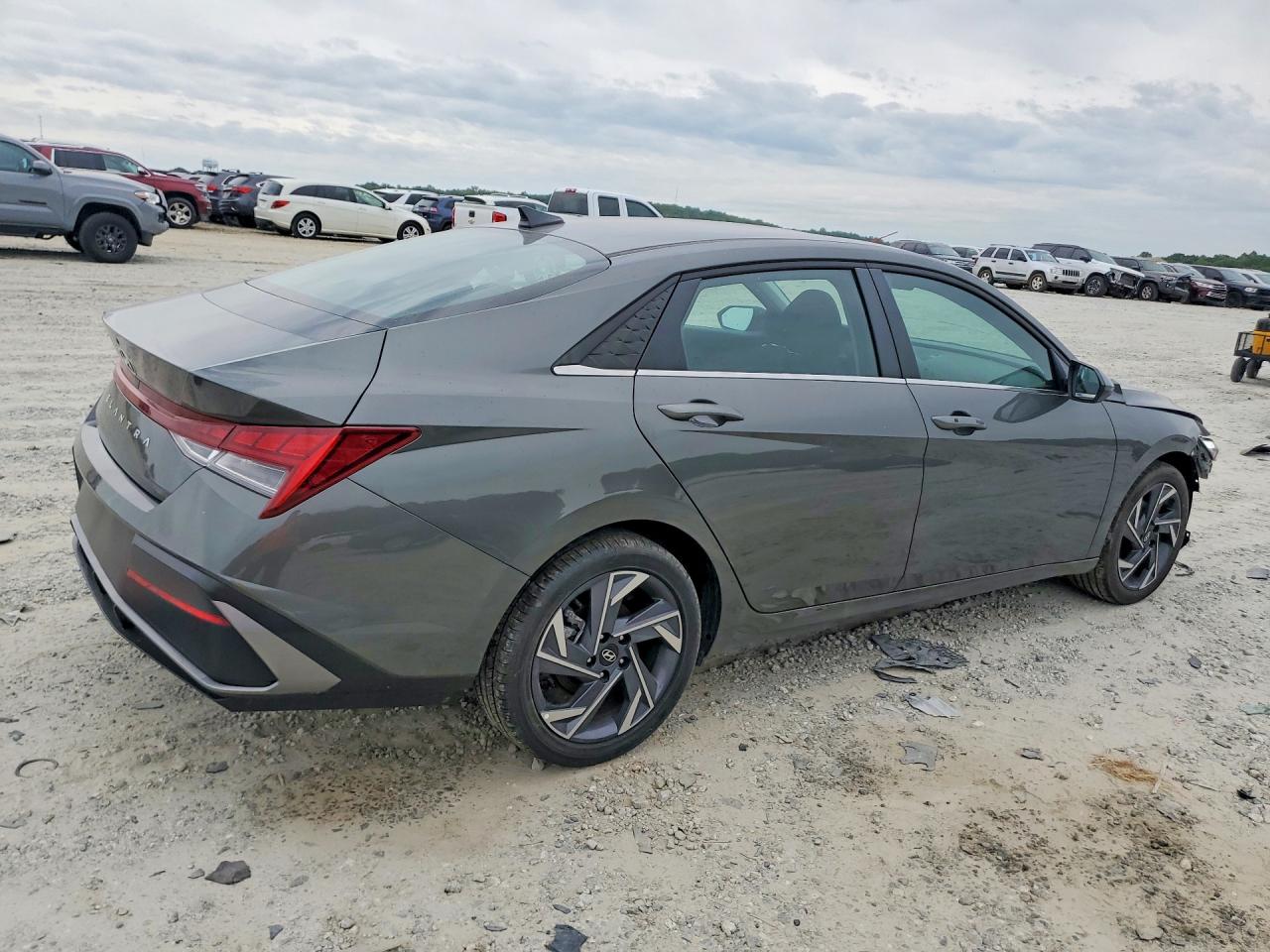 2025 HYUNDAI ELANTRA