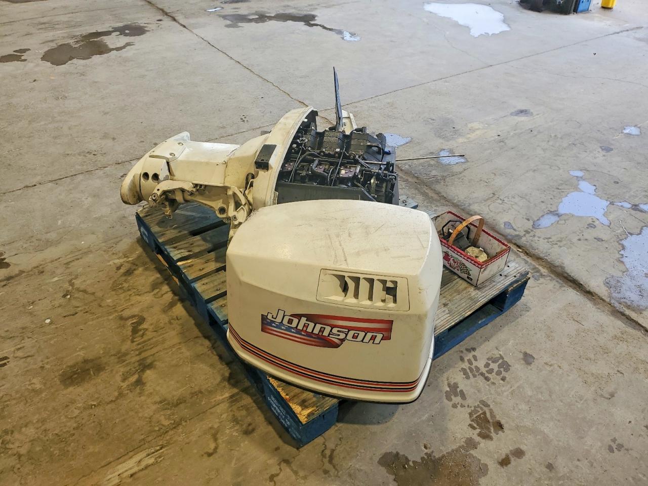 1998 JOHN BOAT