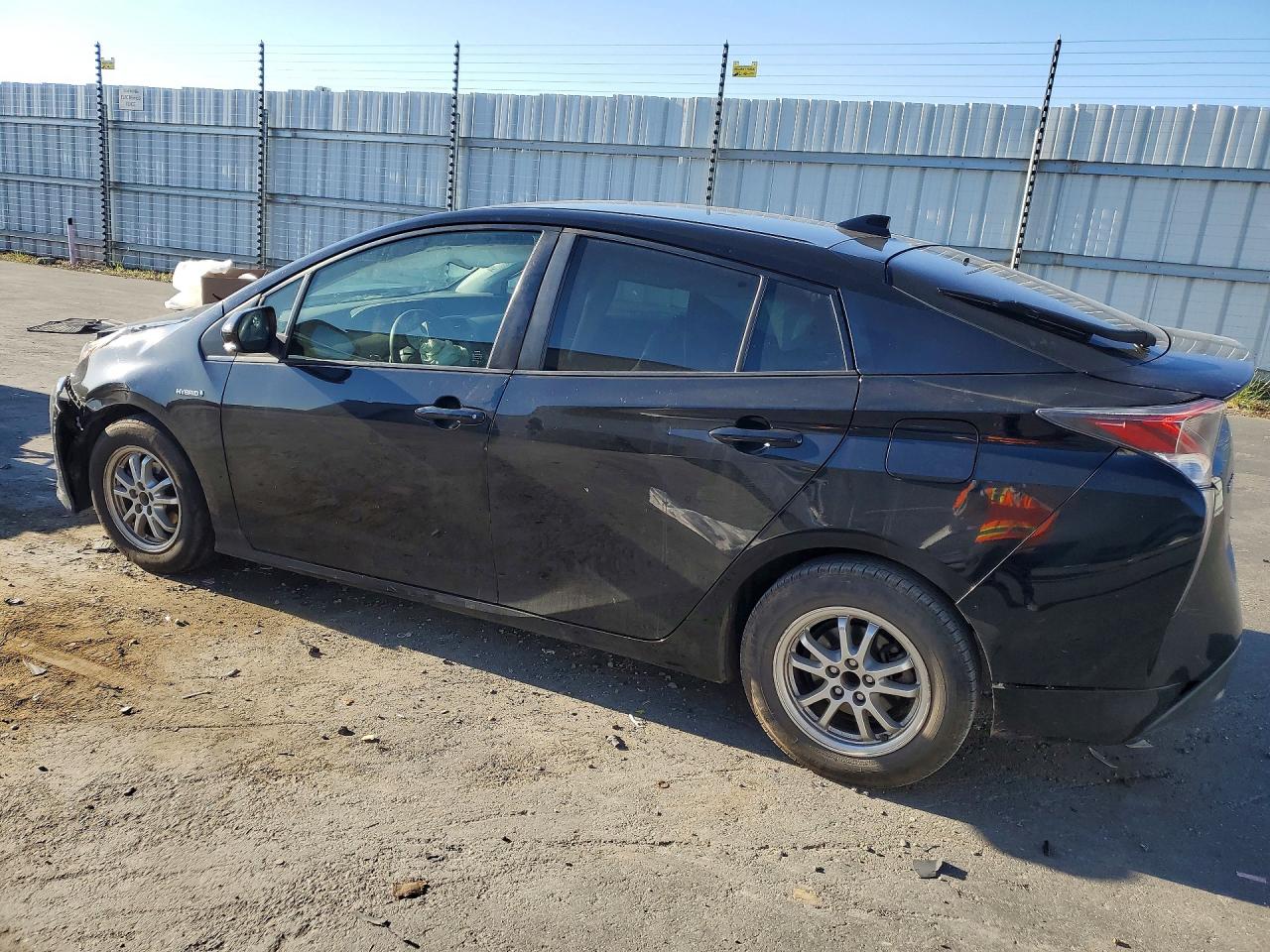 2016 TOYOTA PRIUS