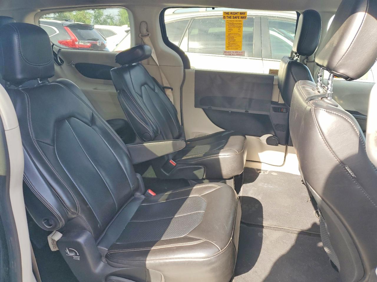 2021 CHRYSLER MINIVAN