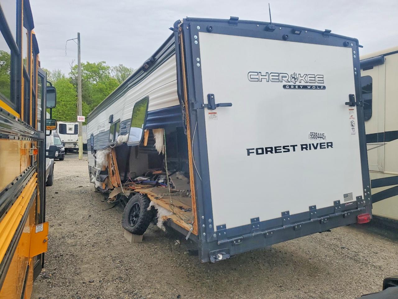 2025 FOREST RIVER CHEROKEE RECREATION