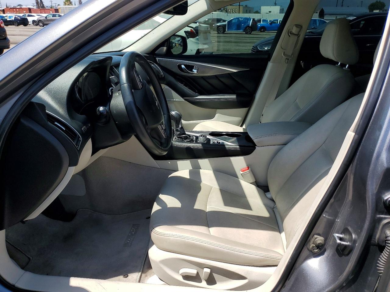 2017 INFINITI Q50