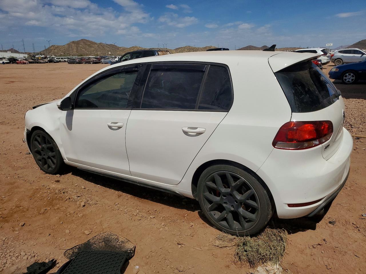 2013 VOLKSWAGEN GTI