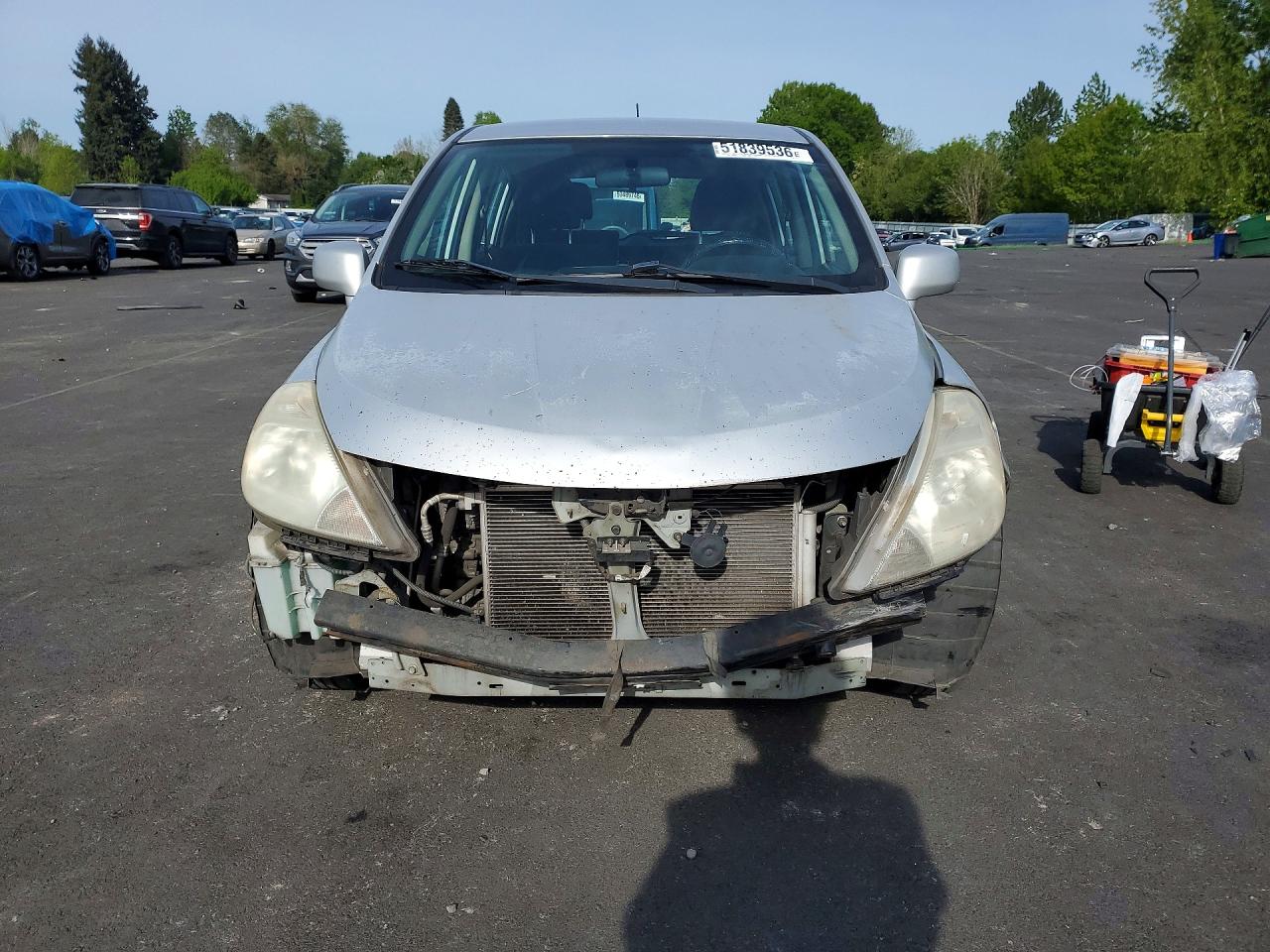 2011 NISS VERSA