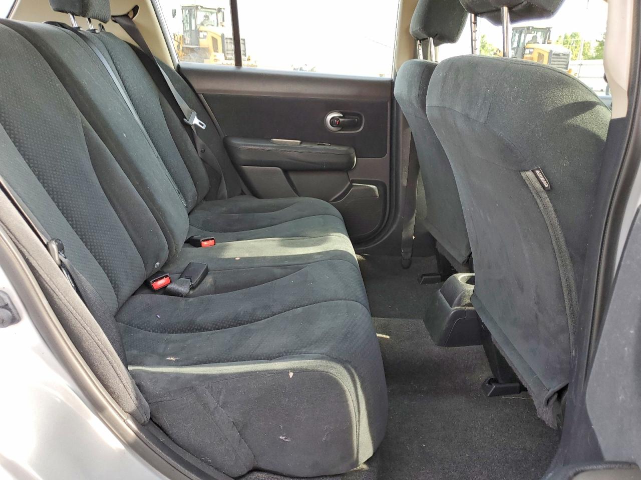 2011 NISS VERSA