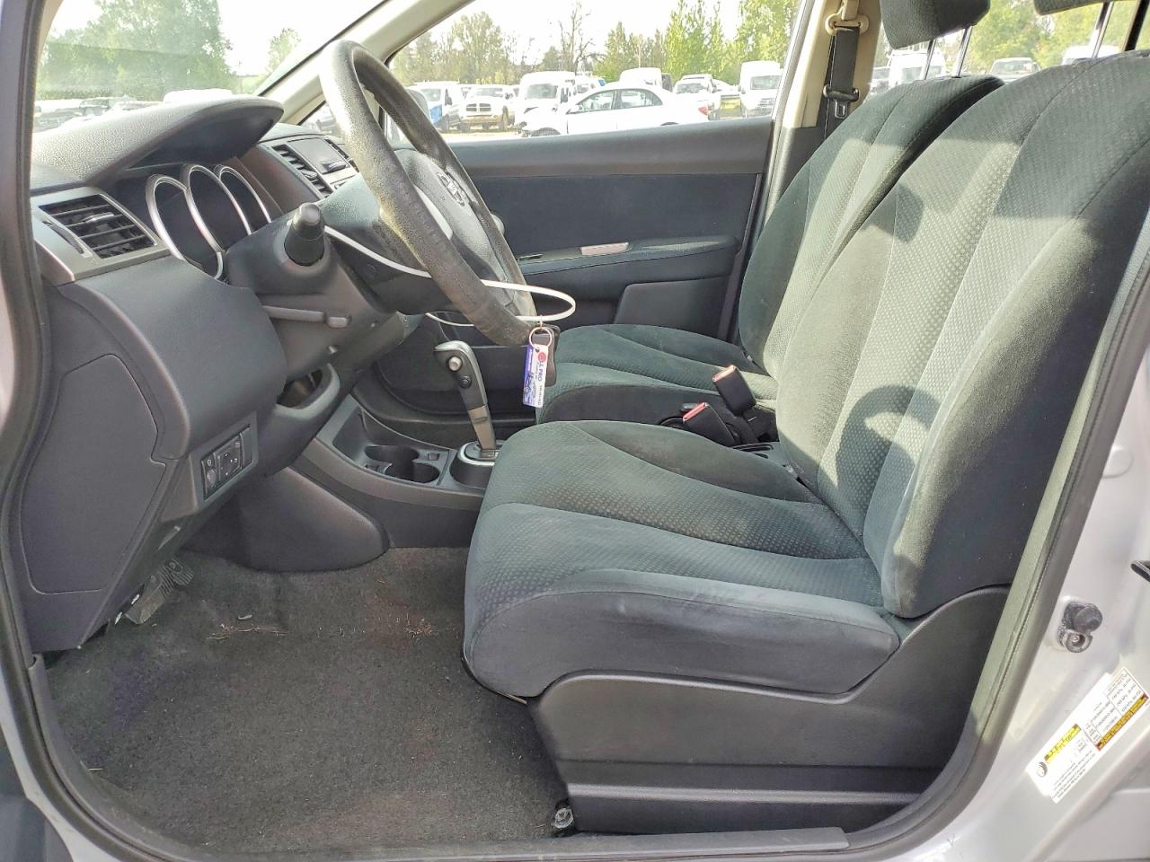 2011 NISS VERSA