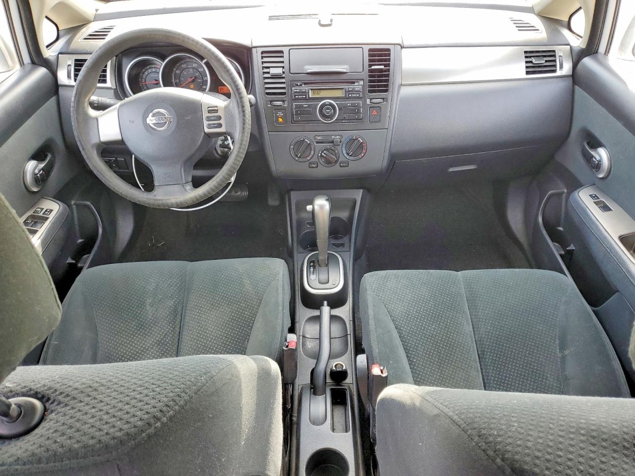 2011 NISS VERSA