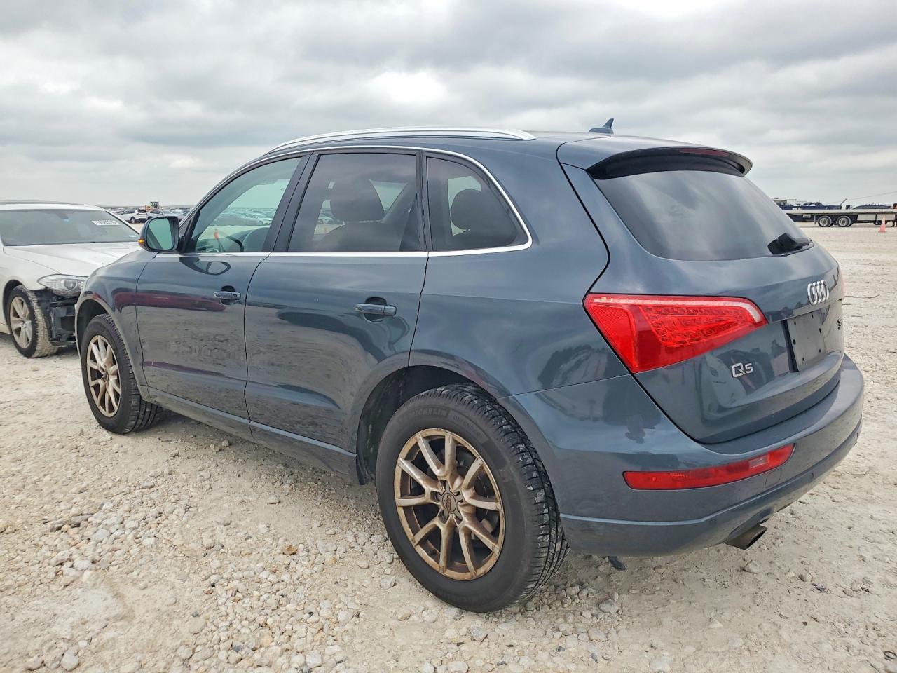 2010 AUDI Q5