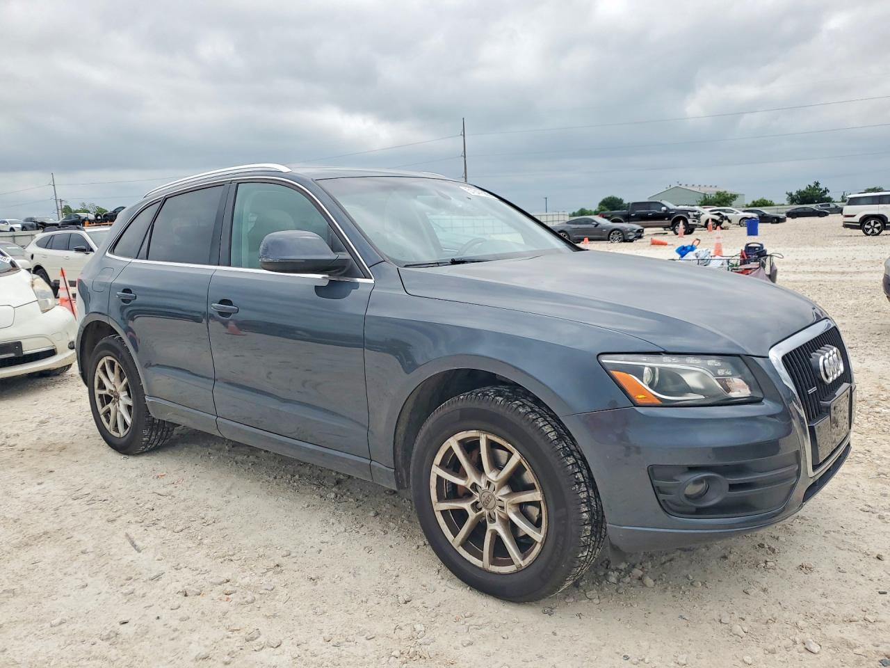 2010 AUDI Q5
