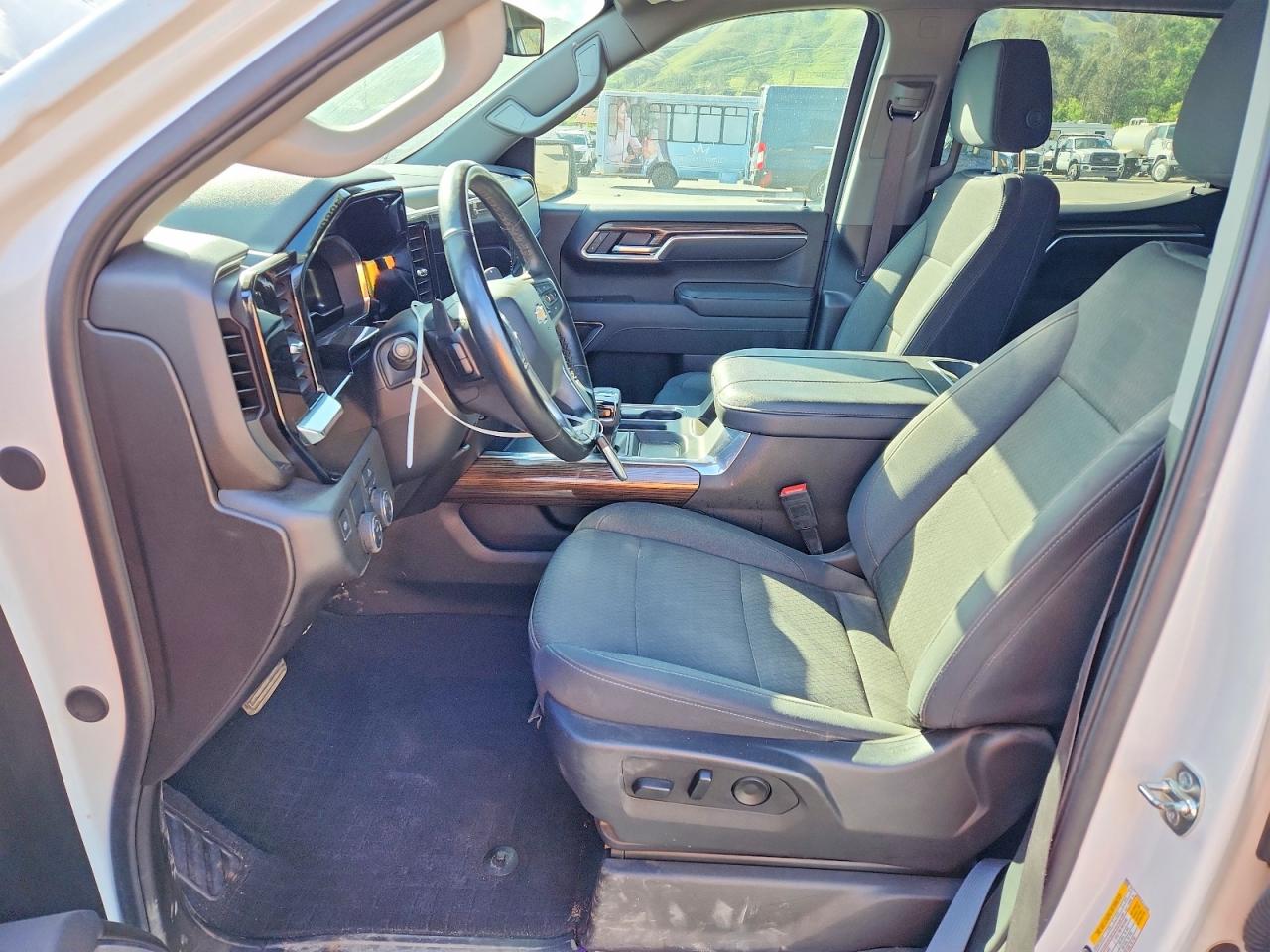 2025 CHEVROLET SILVERADO