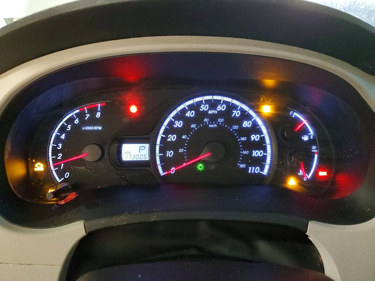 2011 TOYOTA SIENNA