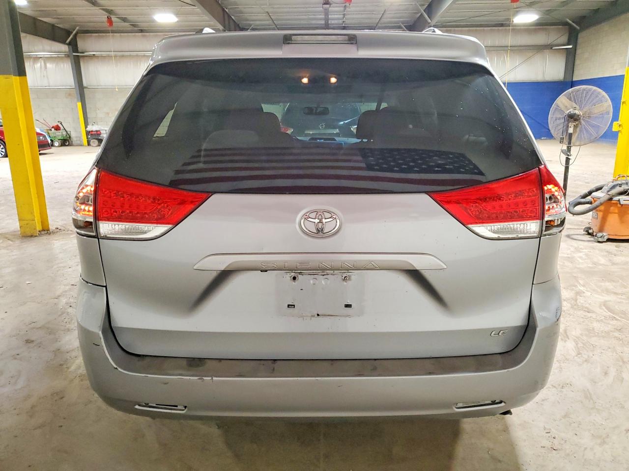 2011 TOYOTA SIENNA